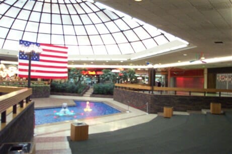 Southwyck Mall center court