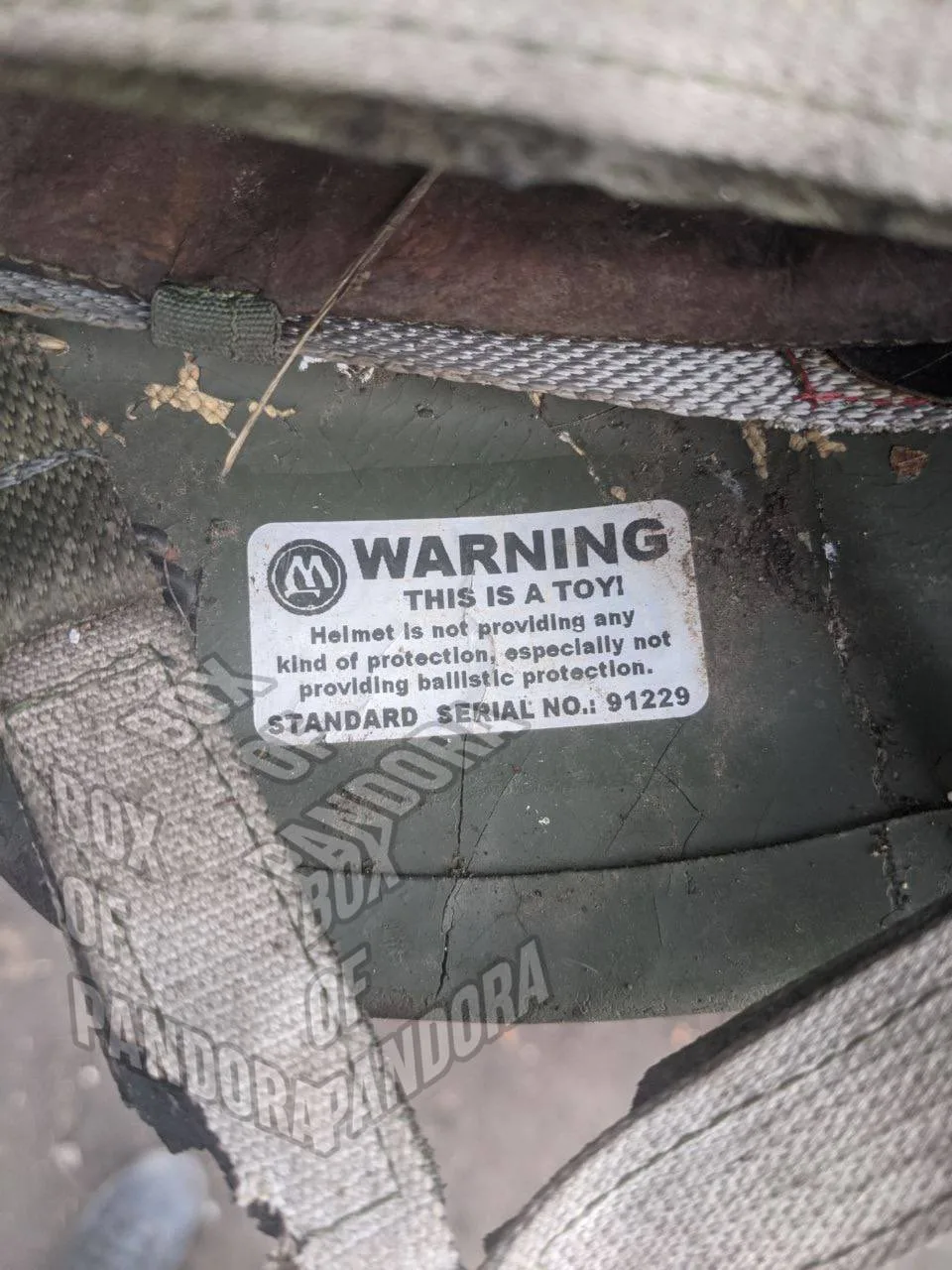 Ukraine army hat hidden label